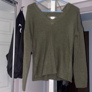 OLIVE GREEN SWEATER